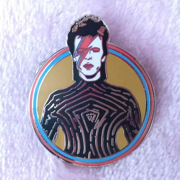 David Bowie Music Enamel Pin - Picture 1 of 2